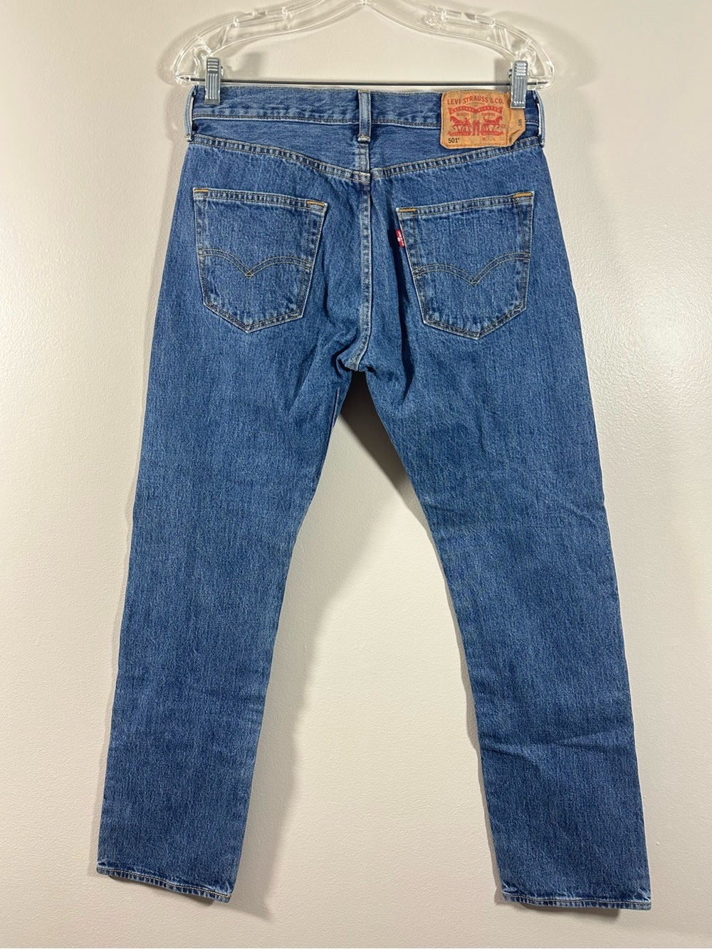 Levis 501 Mens Original Fit Button Fly Straight Leg Size 30x32 Blue Denim Jeans - Picture 6 of 13